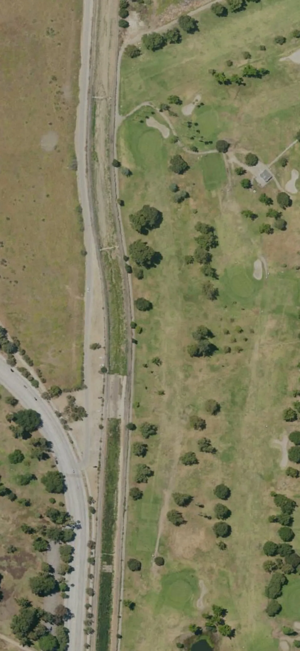 Woodley Lakes Golf Course hole 4 aerial preview, par 5, 533 yards