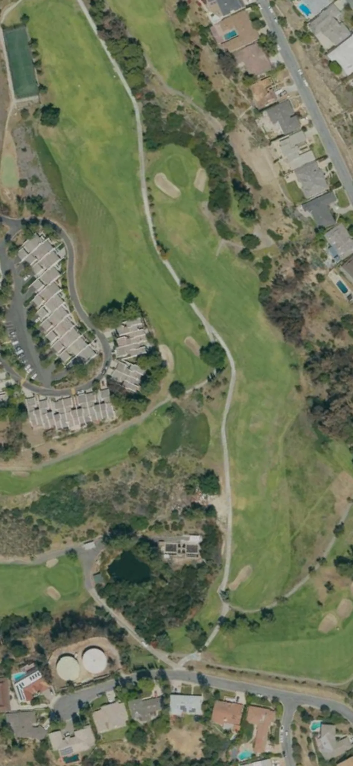 La Canada Flintridge Country Club hole 17 aerial preview, par 5, 428 yards
