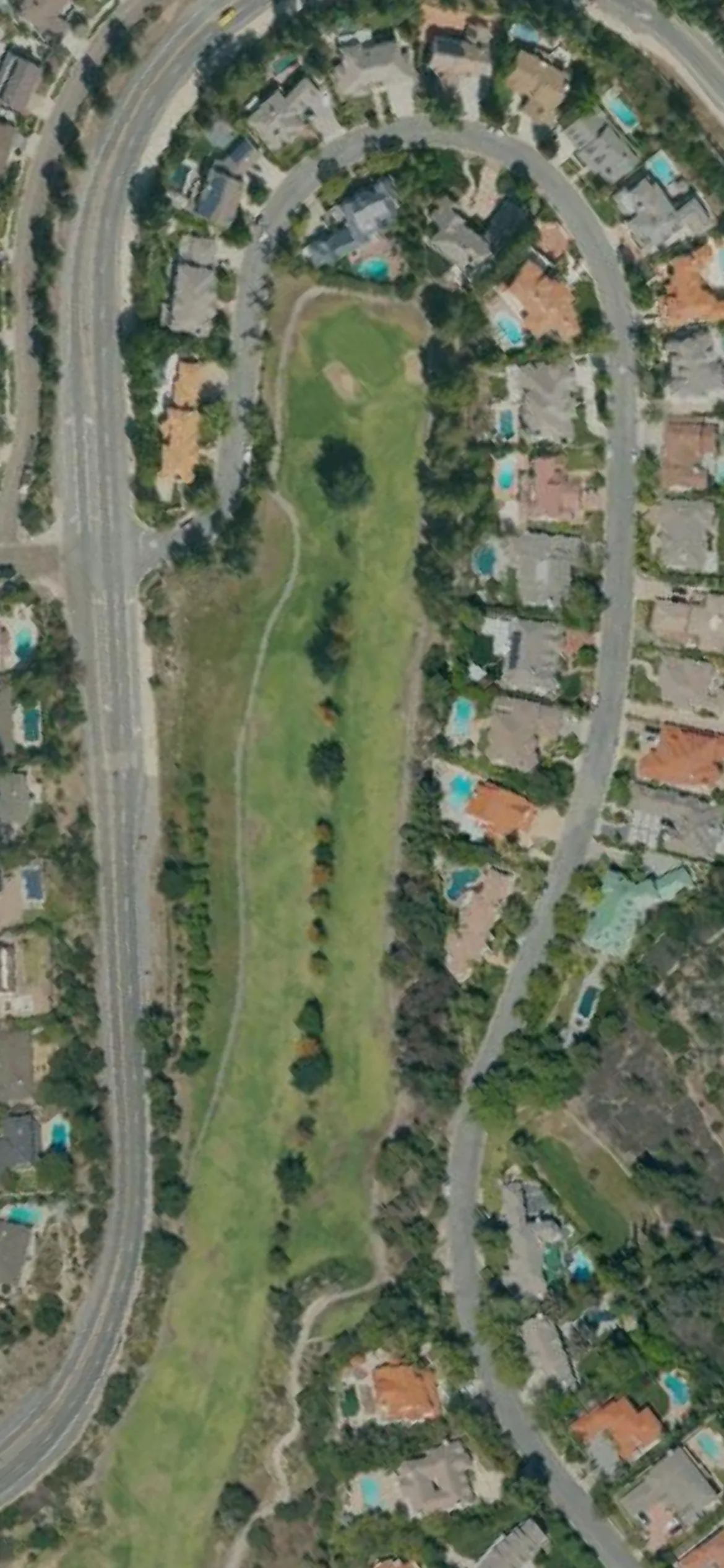La Canada Flintridge Country Club hole 5 aerial preview, par 4, 365 yards