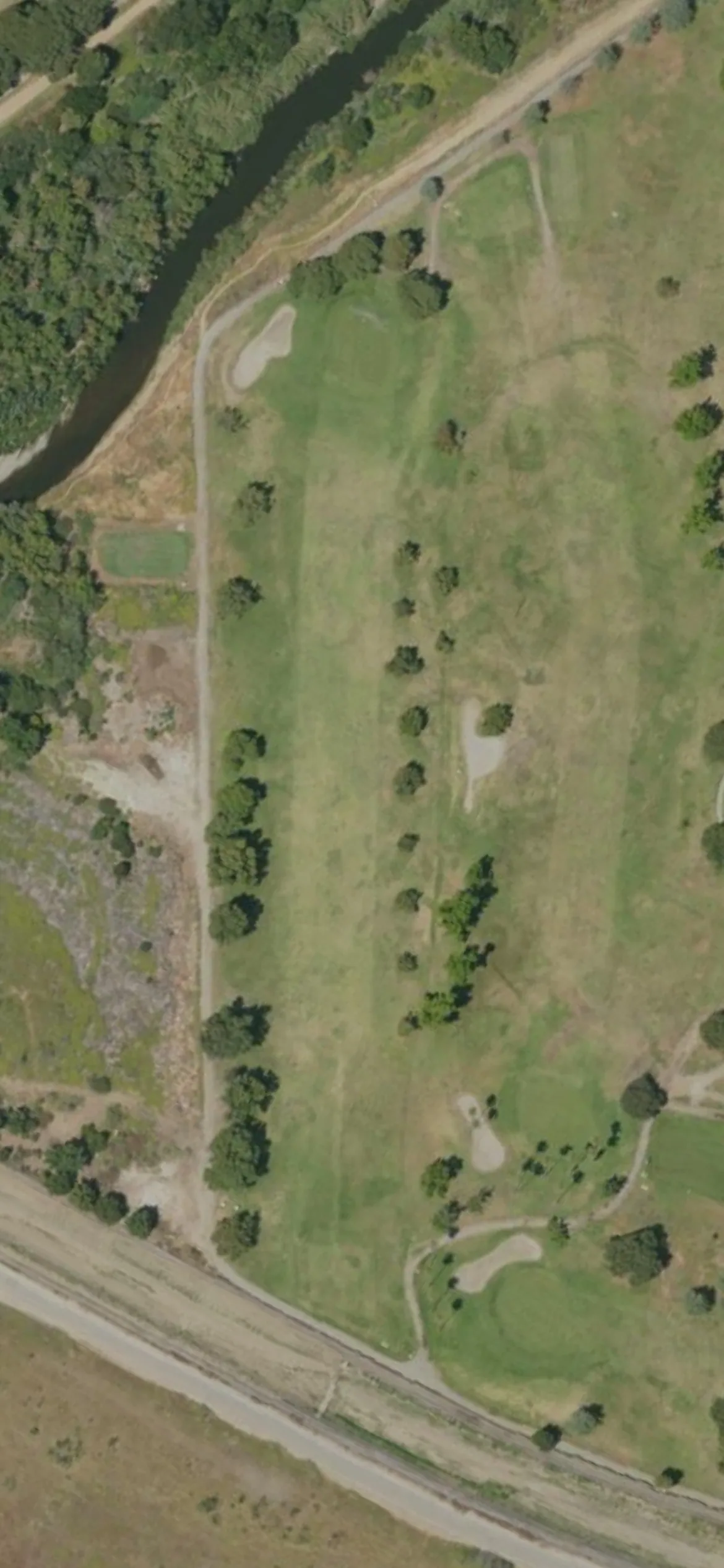 Woodley Lakes Golf Course hole 5 aerial preview, par 4, 391 yards