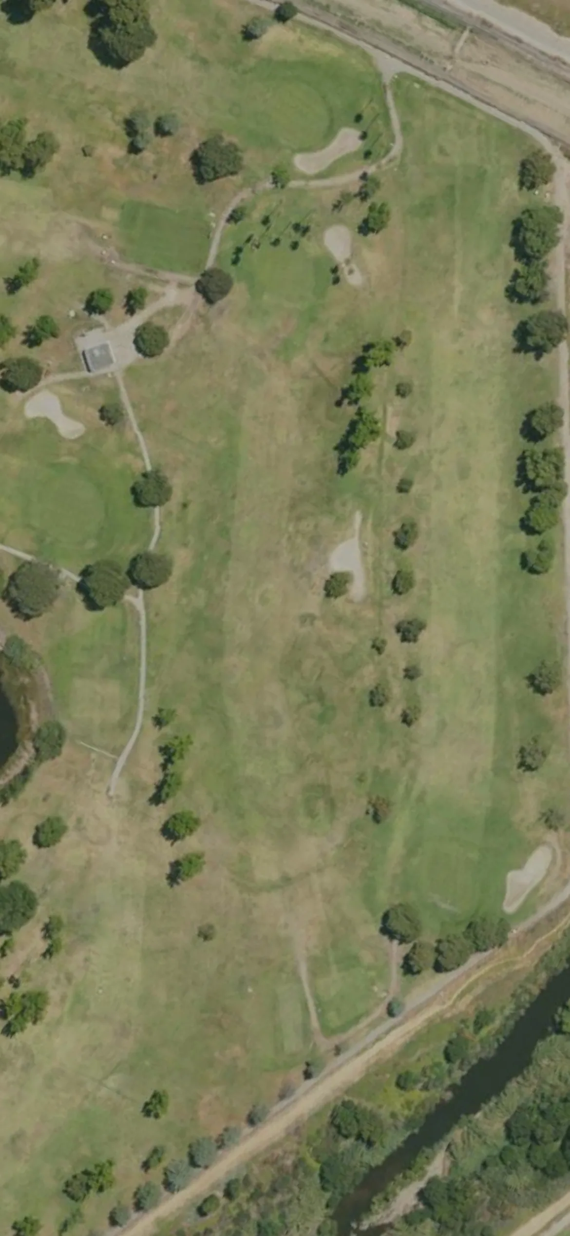 Woodley Lakes Golf Course hole 6 aerial preview, par 4, 386 yards