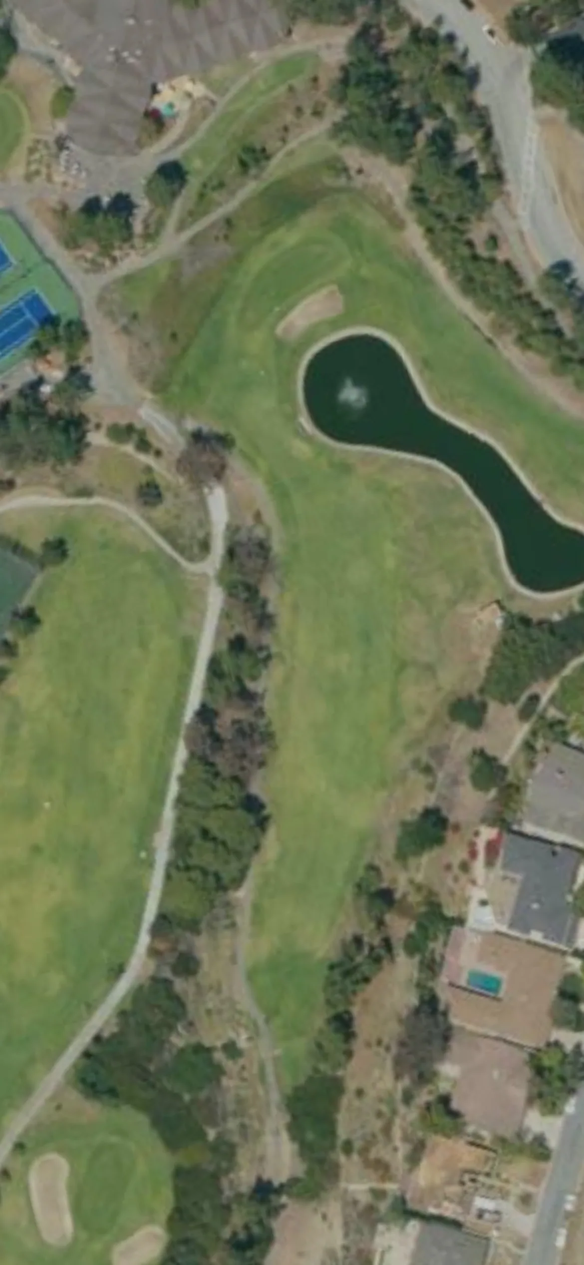 La Canada Flintridge Country Club hole 18 aerial preview, par 4, 331 yards